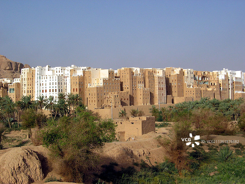 晴空下的建筑全景图片素材