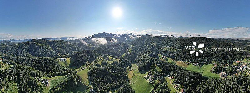 斯洛文尼亚的壮丽景色，天空下的全景风光图片素材