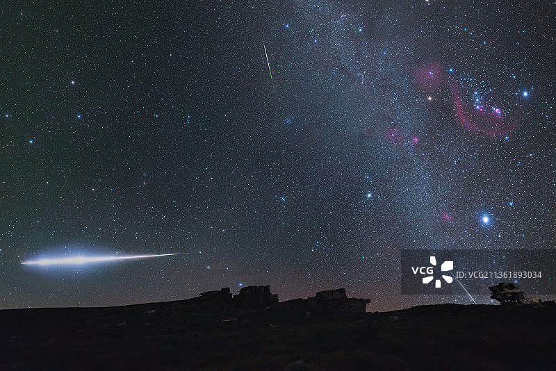 河南省洛阳市栾川县老君山风景区流星雨图片素材