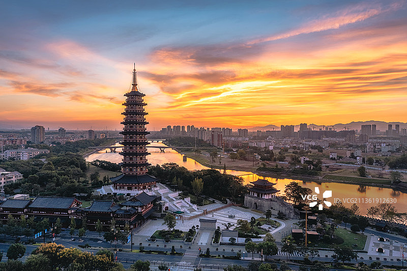 金华万佛塔公园朝霞火烧云航拍图片素材