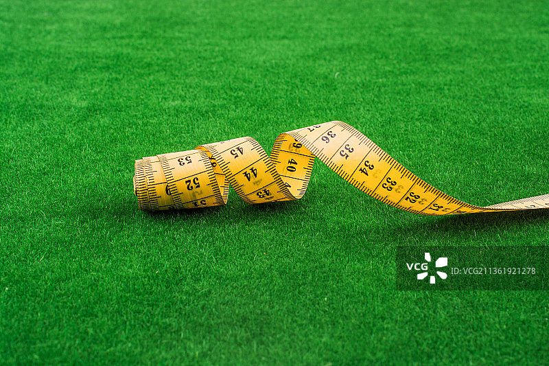 黄色卷尺特写图片素材