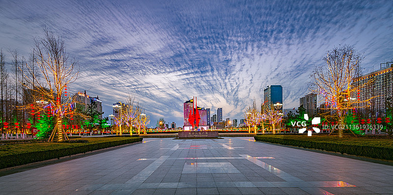 山东临沂人民广场夜景图片素材