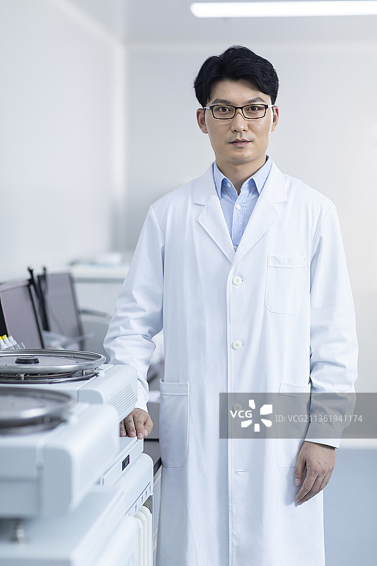 医学研究员肖像图片素材