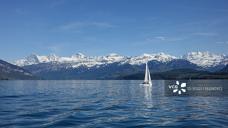 瑞士图恩湖景色图片素材