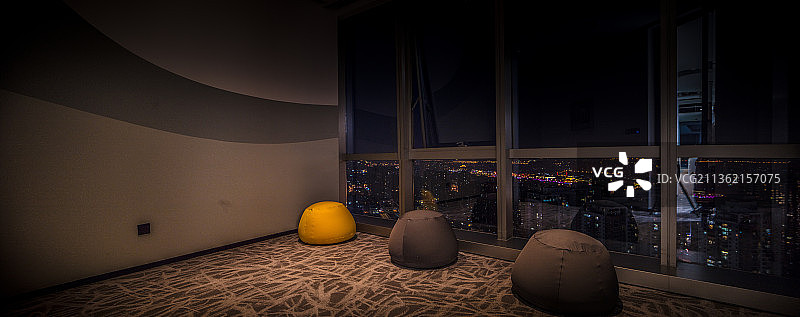 夜晚办公室图片素材