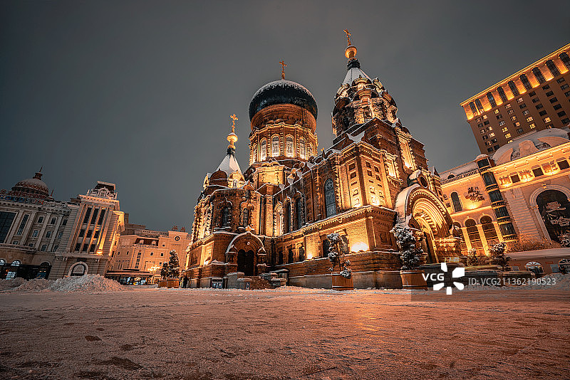中国黑龙江省哈尔滨市索菲亚教堂雪景图片素材