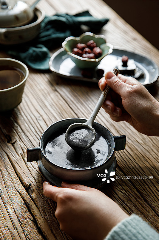 美味的中华小吃黑芝麻糊图片素材
