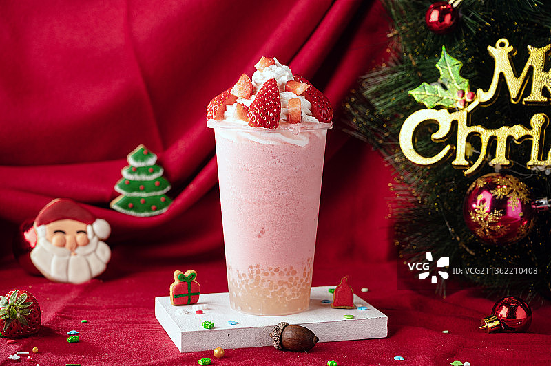 草莓奶盖饮料图片素材