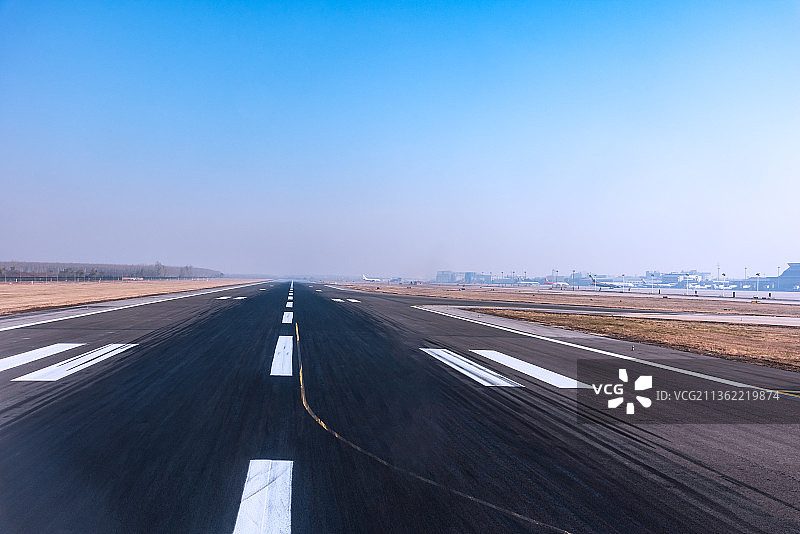 飞机场上的跑道图片素材
