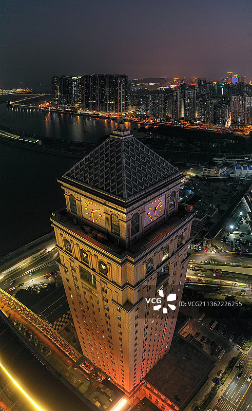 广东省珠海市拱北海关大厦夜景航拍图片素材