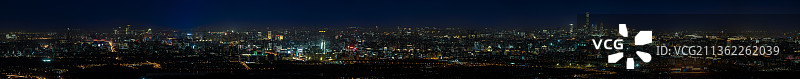 北京夜景，俯瞰北京城全景，灯光璀璨的天际线。图片素材
