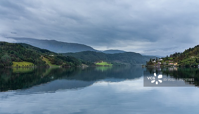 挪威峡湾风光：湖光山色美景图片素材