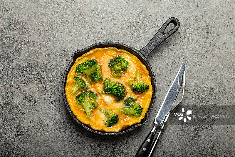 西兰花煎蛋卷图片素材