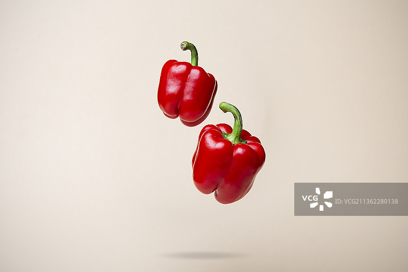 飞椒、红辣椒、甜椒（米色背景）图片素材