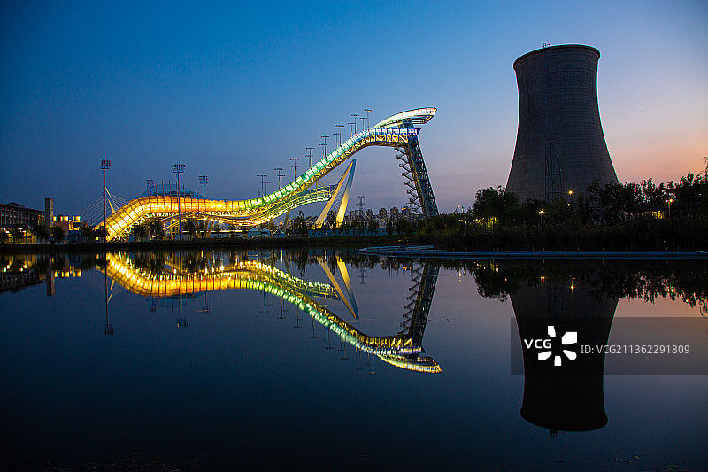 首钢园滑雪大跳台（高跟鞋）图片素材