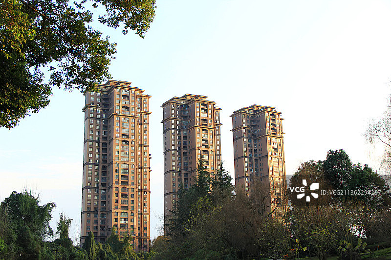 高层建筑 商品房 楼房 居民楼 成都温江 傍晚图片素材