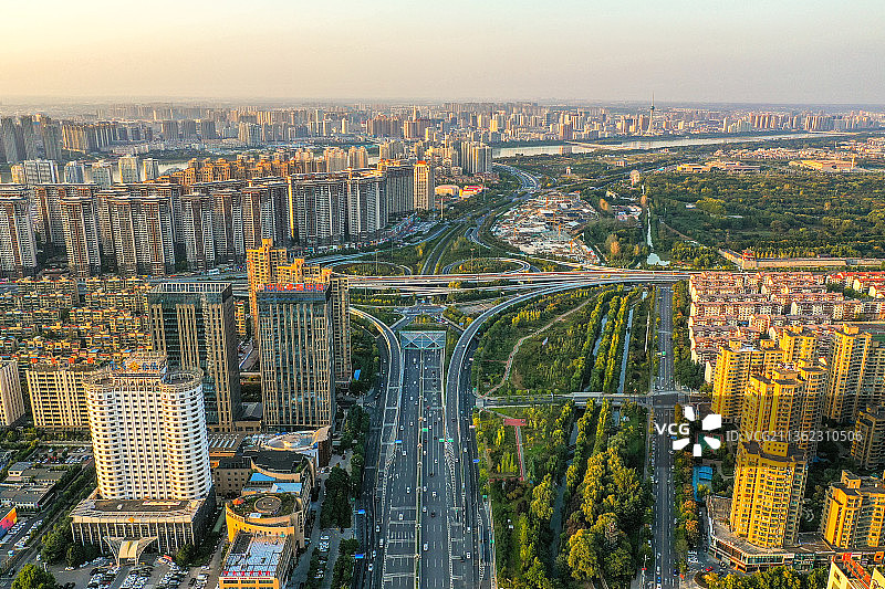 王城大道与隋唐园立交+河南省洛阳市洛龙区隋唐园立交枢纽图片素材