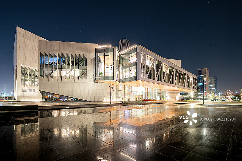 现代城市艺术建筑与天际线夜景景观图片素材