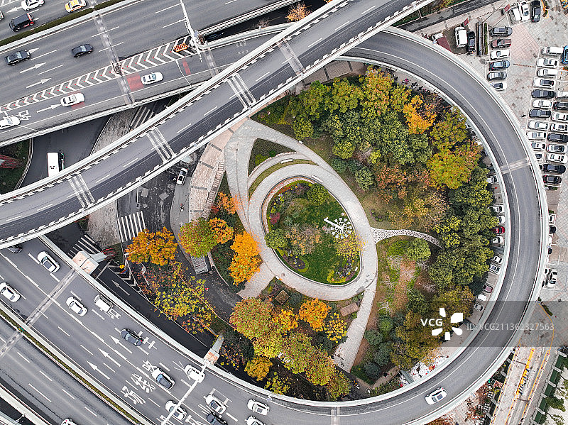 武汉江岸区竹叶山游园园林花境秋景航拍图图片素材