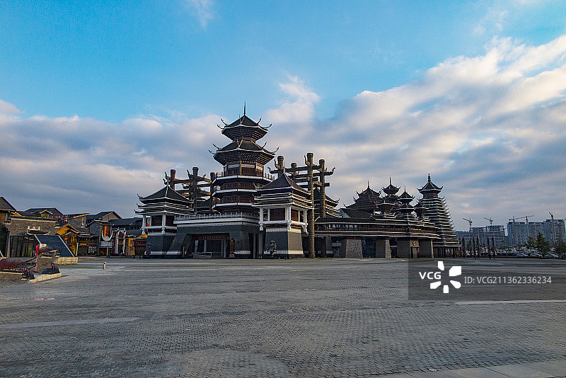 中国贵州贵阳市龙洞堡机场双龙新区多彩贵州城图片素材