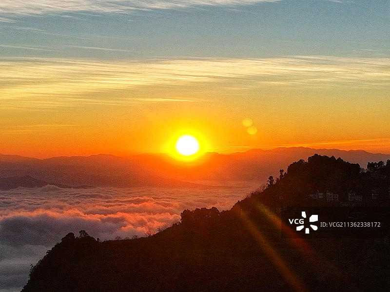 云南哀牢山云海日出图片素材