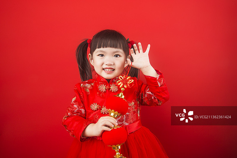 小女孩开心迎接新年图片素材