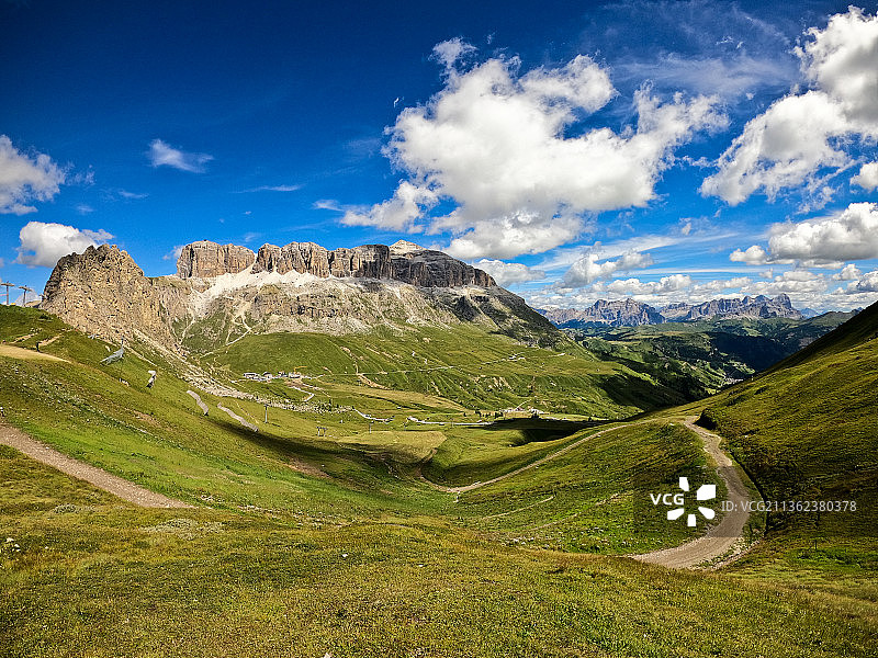 意大利贝卢诺阿拉巴天空景观图片素材