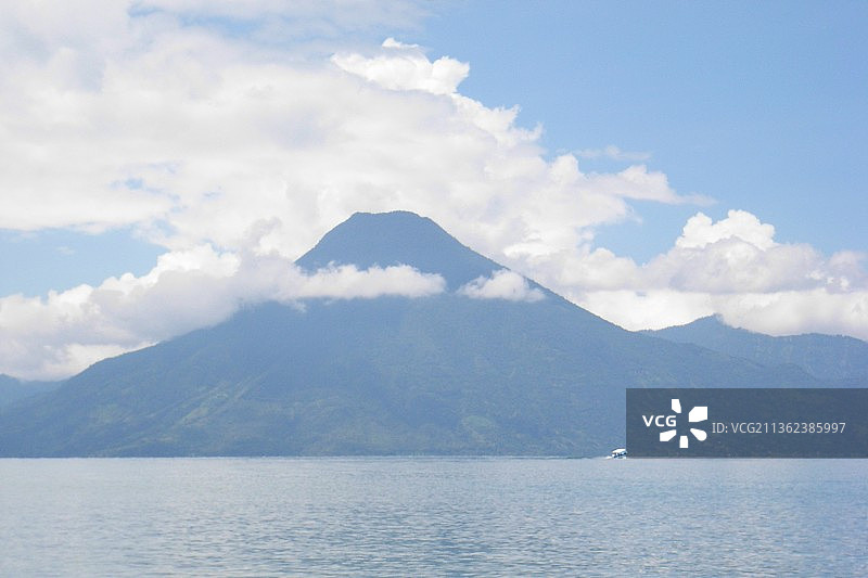 危地马拉圣佩德罗休眠火山景色图片素材