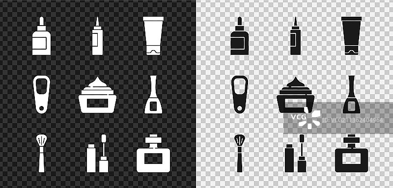 乳霜或乳液化妆品软管和化妆刷图片素材