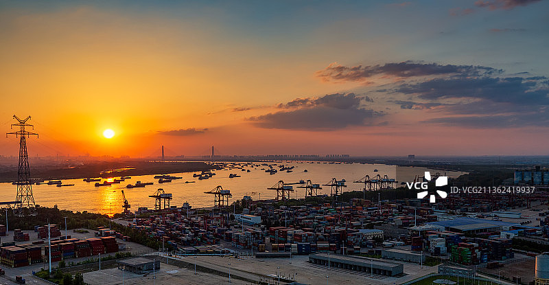 武汉阳逻港落日图片素材