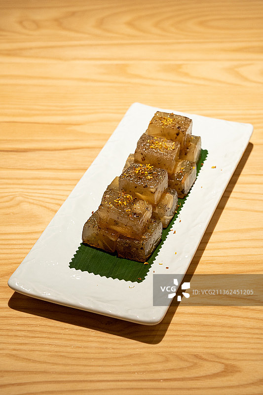 传统甜点小吃桂花蔗汁马蹄糕图片素材