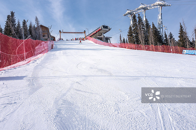 新疆丝绸之路滑雪场图片素材