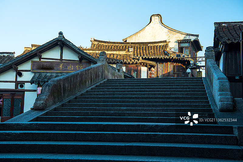 上海浦东新场古镇古桥图片素材