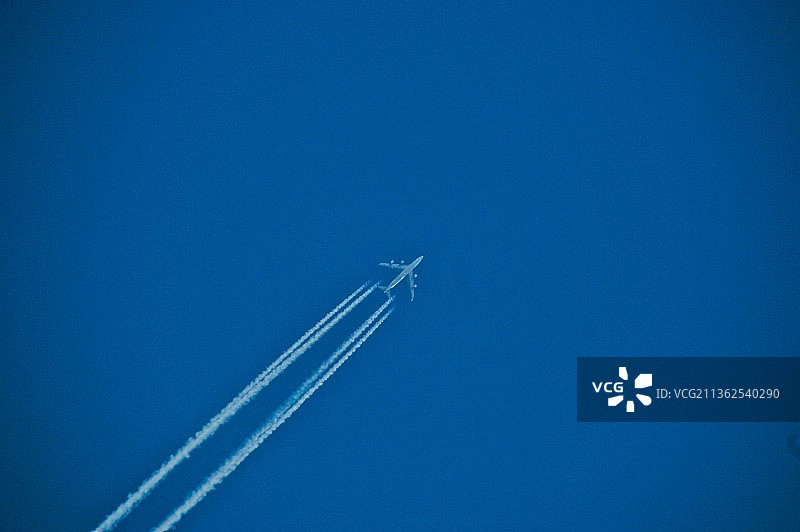 一飞冲天图片素材