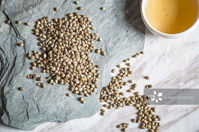 中国古风背景的中药火麻仁特写图片素材