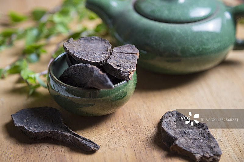 中国古风背景的中药首乌特写图片素材