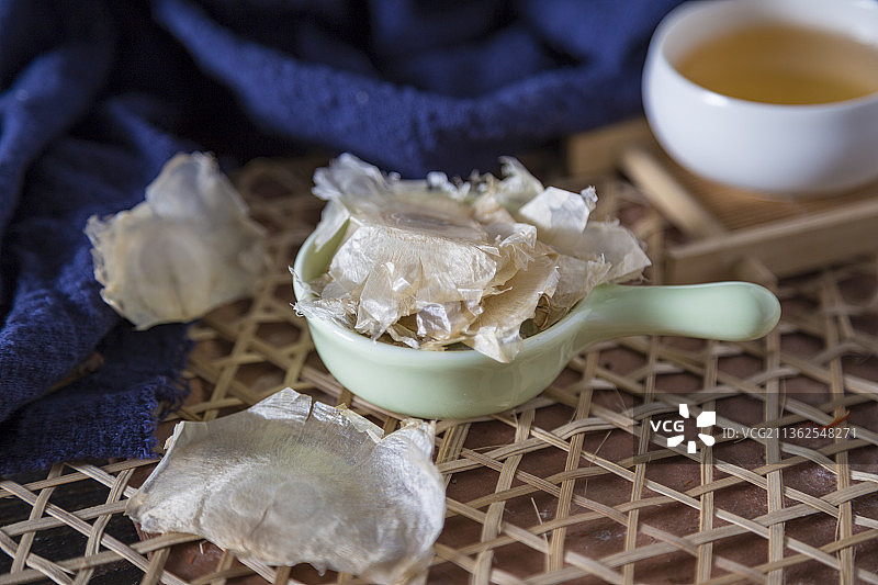中国古风背景的中药木蝴蝶特写图片素材