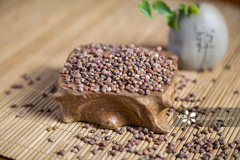 中国古风背景的中药莱菔子特写图片素材
