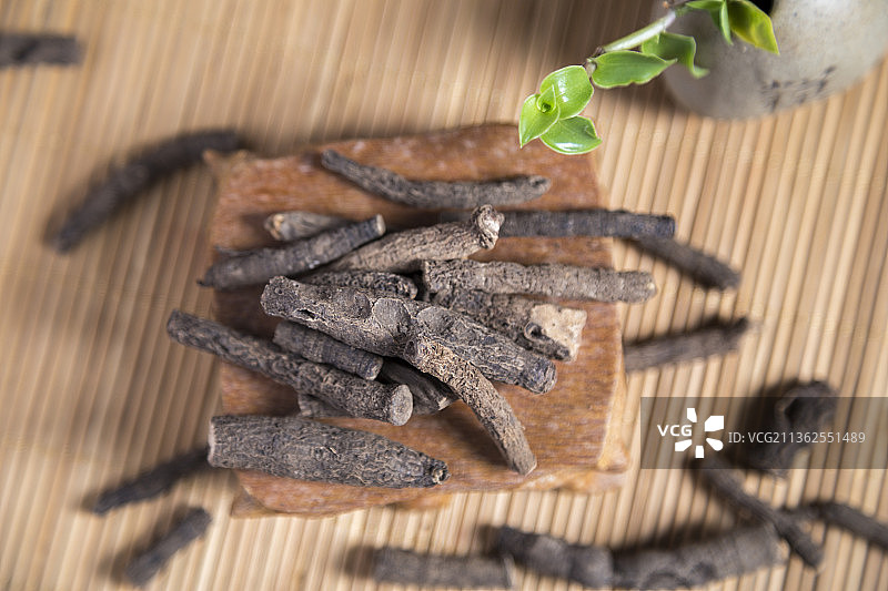 中国古风背景的中药仙茅特写图片素材