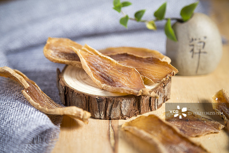 中国古风背景的中药天麻特写图片素材