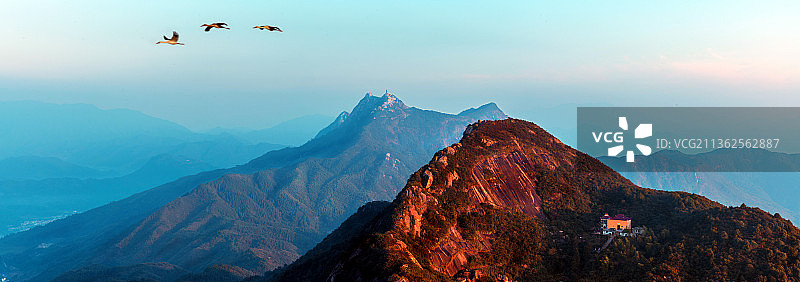 金秋山山来寺图片素材