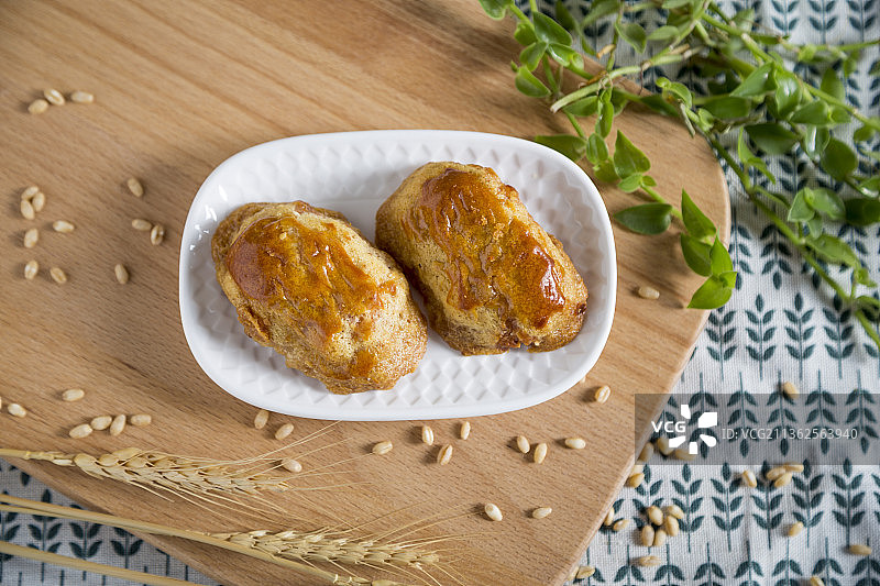 健康小吃鸡仔饼室内静物特写图片素材