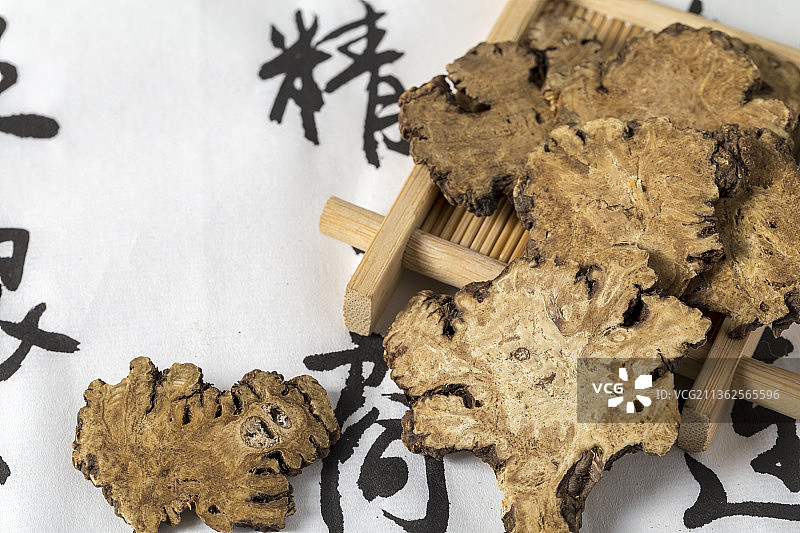 中国古风背景的中药川芎特写图片素材