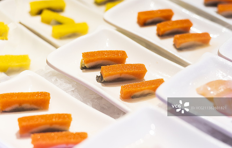 自助餐厅的寿司美食图片素材