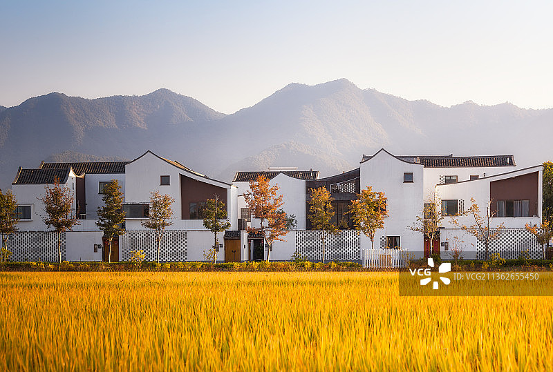 中国杭州市富阳区东梓关村自然建筑风光图片素材