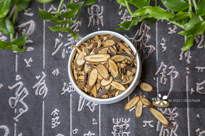 中国古风背景的中药桂枝特写图片素材