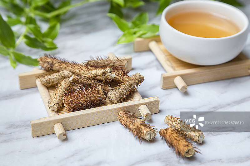 中国古风背景的中药刺五加特写图片素材