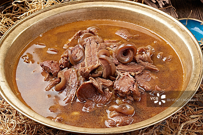 铜锅黄焖带皮驴肉图片素材