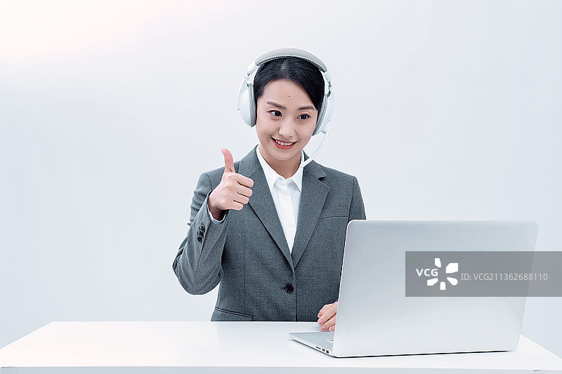 女老师网上授课图片素材