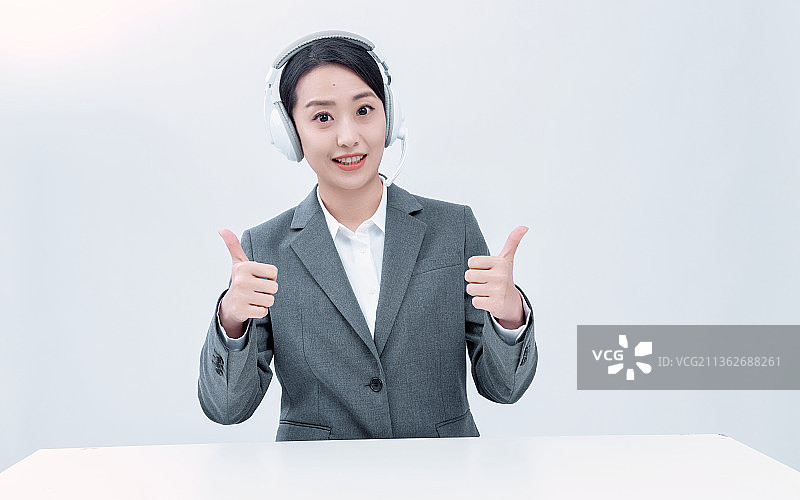 女老师网上授课图片素材